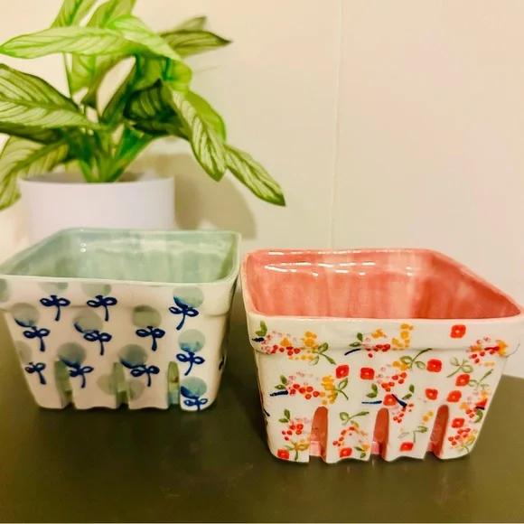 NEW Anthropologie Floral Ceramic Berry Baskets 2pc Set - Picture 1 of 6